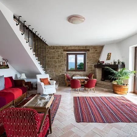 Holiday home Casale Ermelinda - Piscina Privata E Jacuzzi Castelraimondo