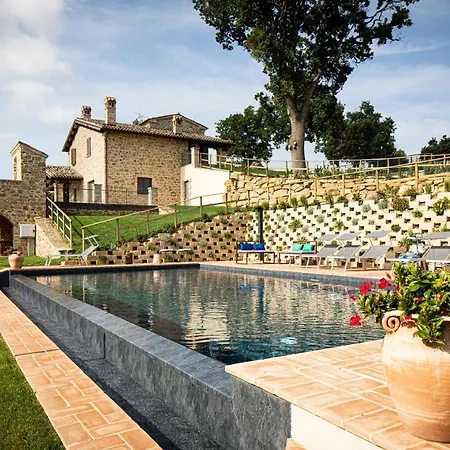 Holiday home Casale Ermelinda - Piscina Privata E Jacuzzi Castelraimondo